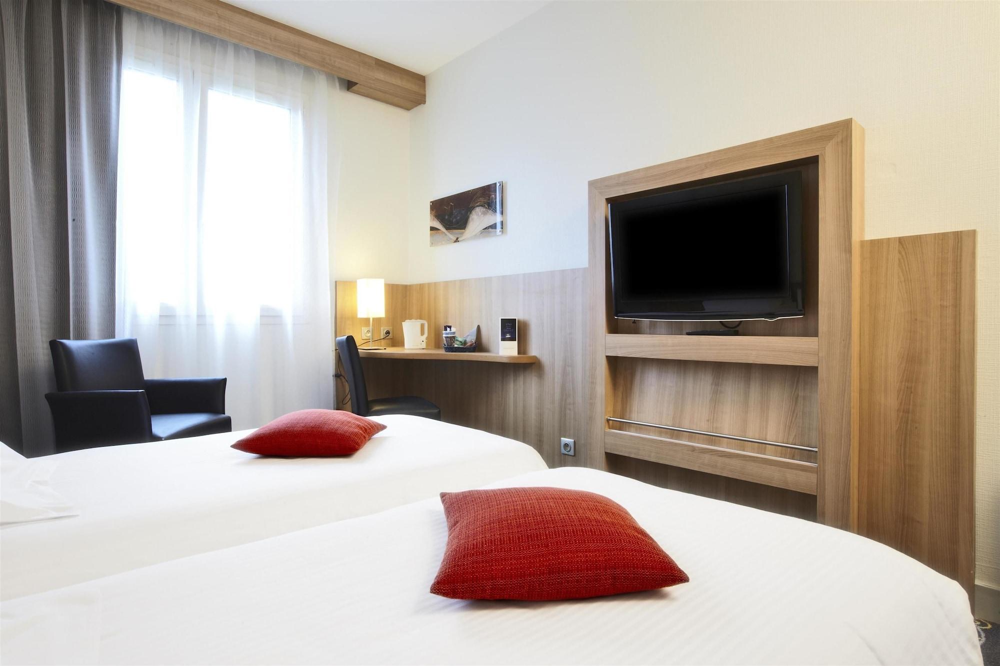 Kyriad Hotel Tours Centre מראה חיצוני תמונה