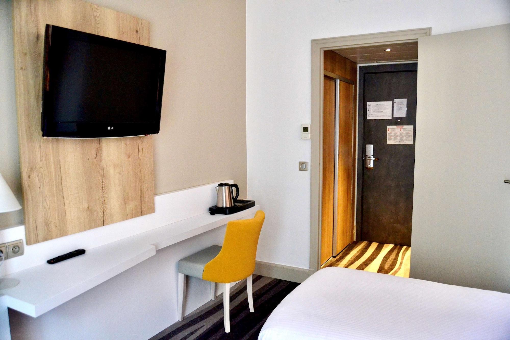 Kyriad Hotel Tours Centre מראה חיצוני תמונה