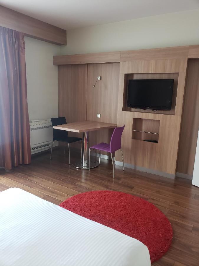 Kyriad Hotel Tours Centre מראה חיצוני תמונה