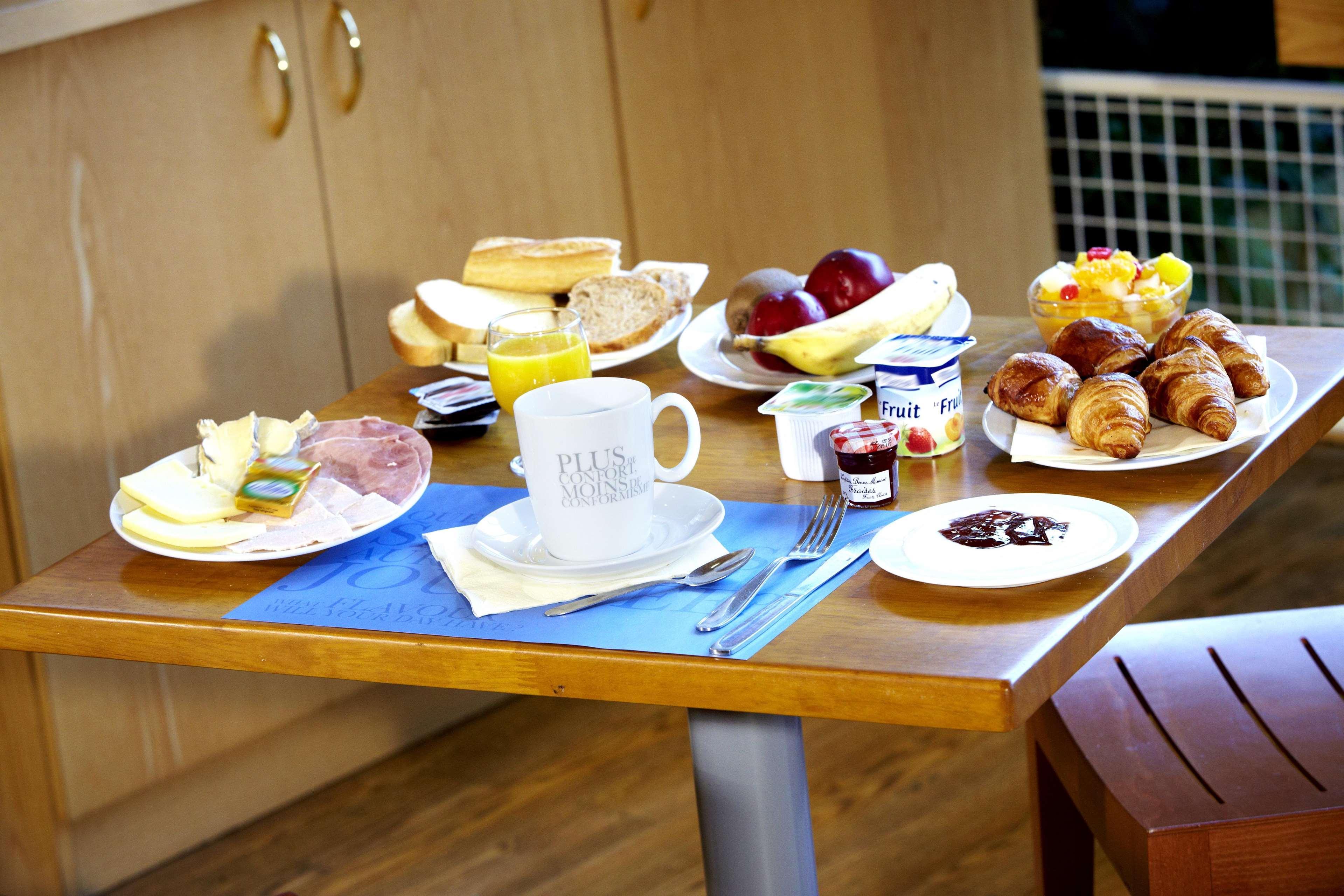 Kyriad Hotel Tours Centre מראה חיצוני תמונה