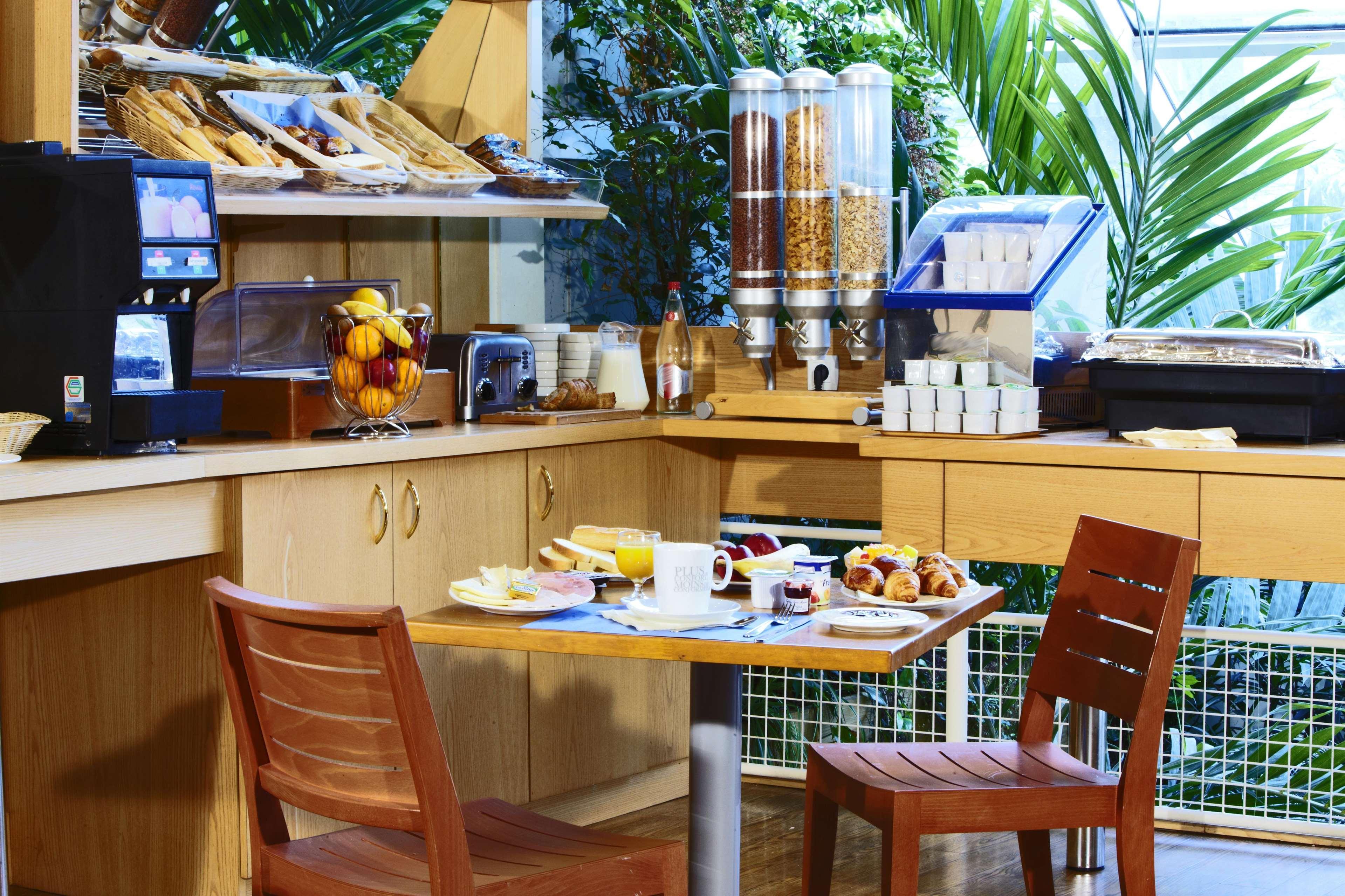 Kyriad Hotel Tours Centre מראה חיצוני תמונה
