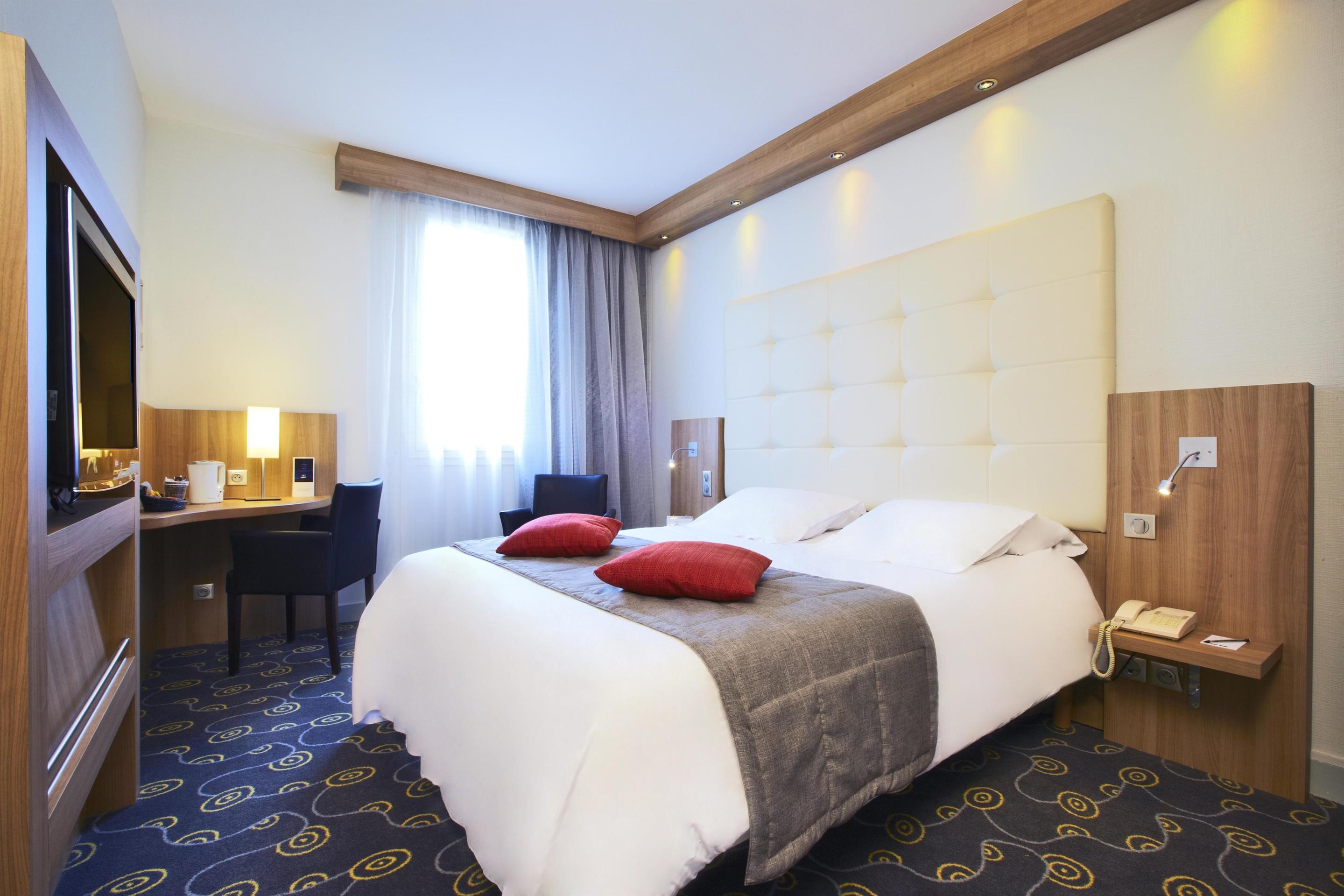 Kyriad Hotel Tours Centre מראה חיצוני תמונה