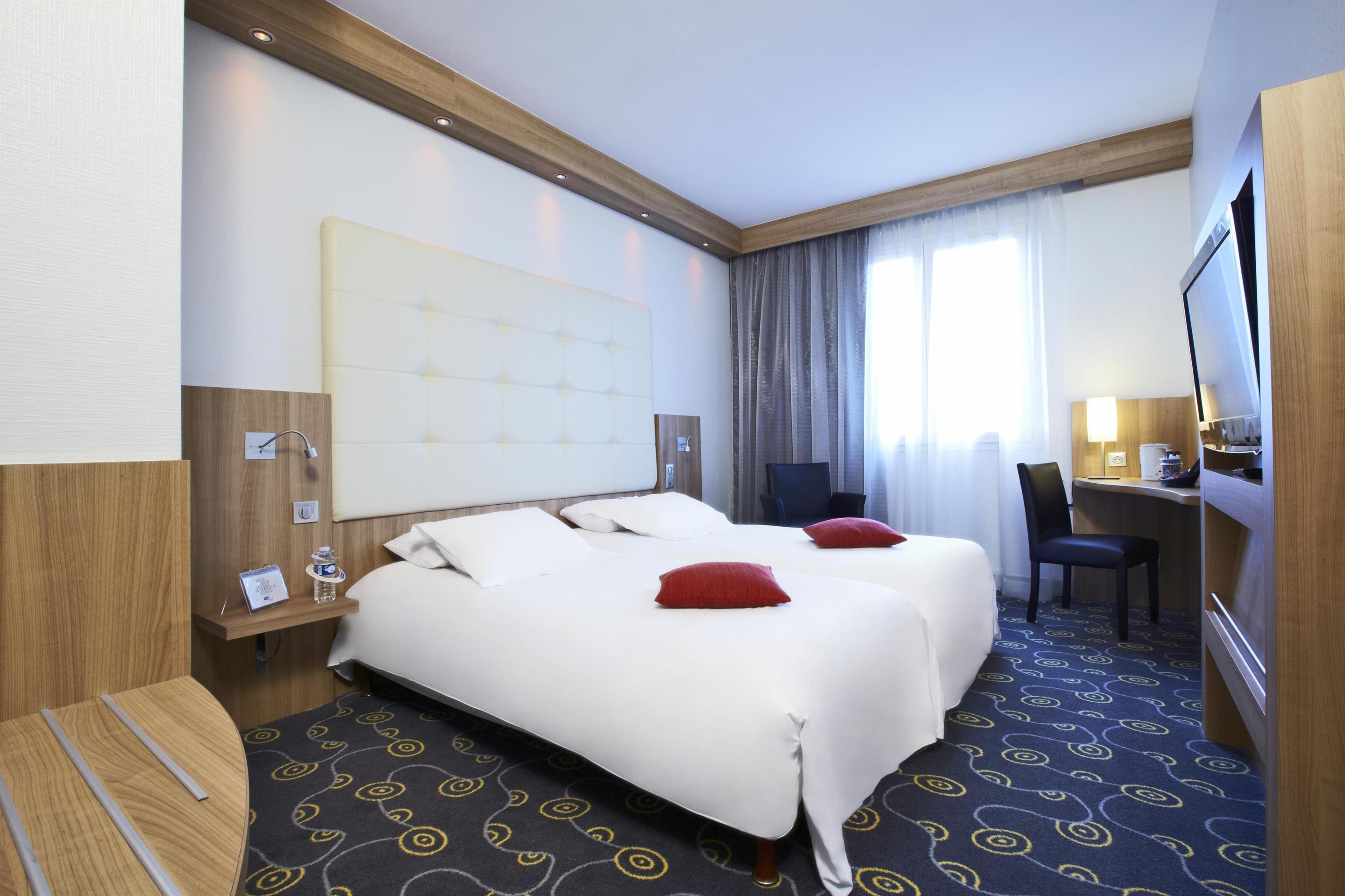 Kyriad Hotel Tours Centre מראה חיצוני תמונה