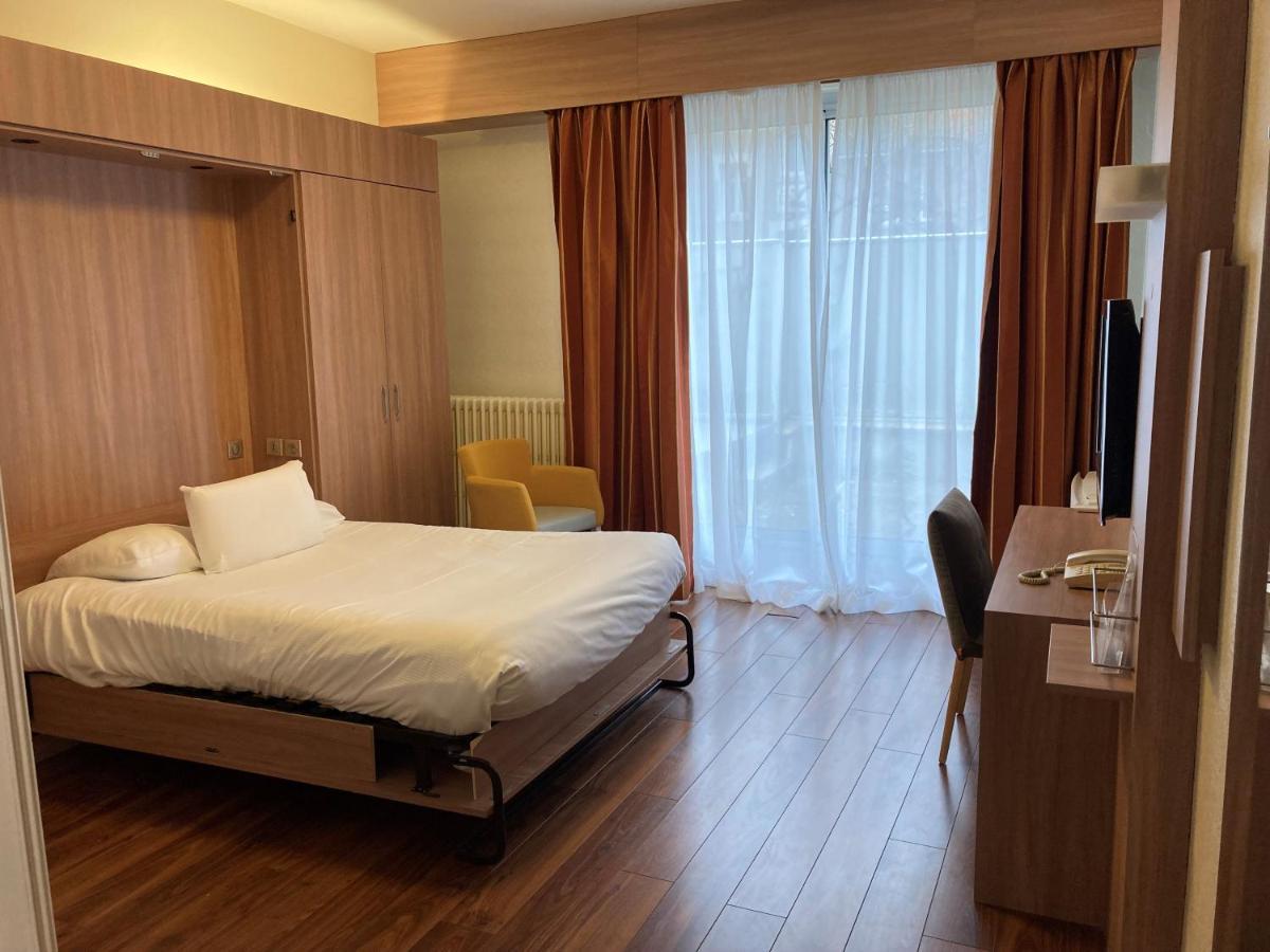 Kyriad Hotel Tours Centre מראה חיצוני תמונה