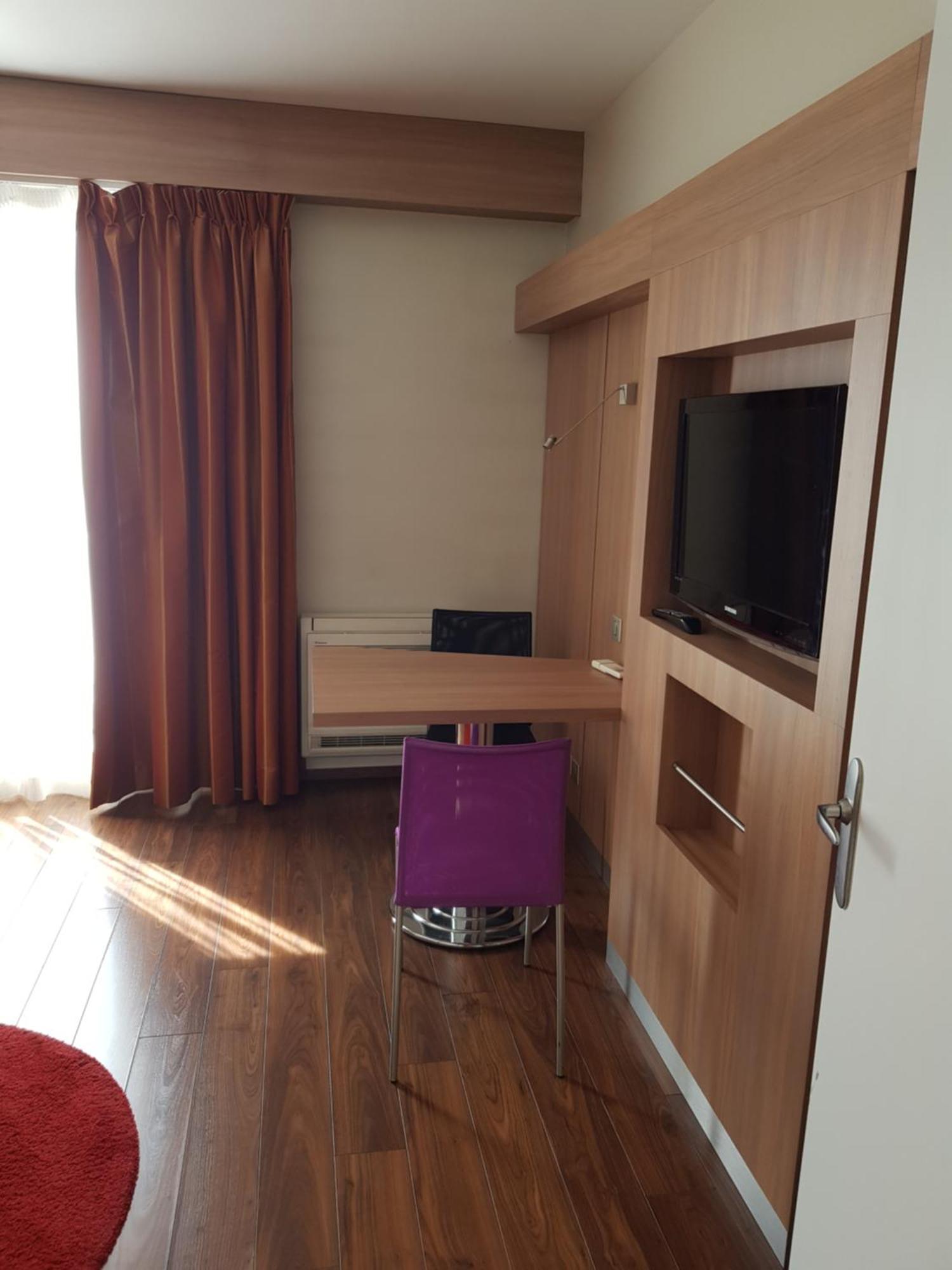 Kyriad Hotel Tours Centre מראה חיצוני תמונה