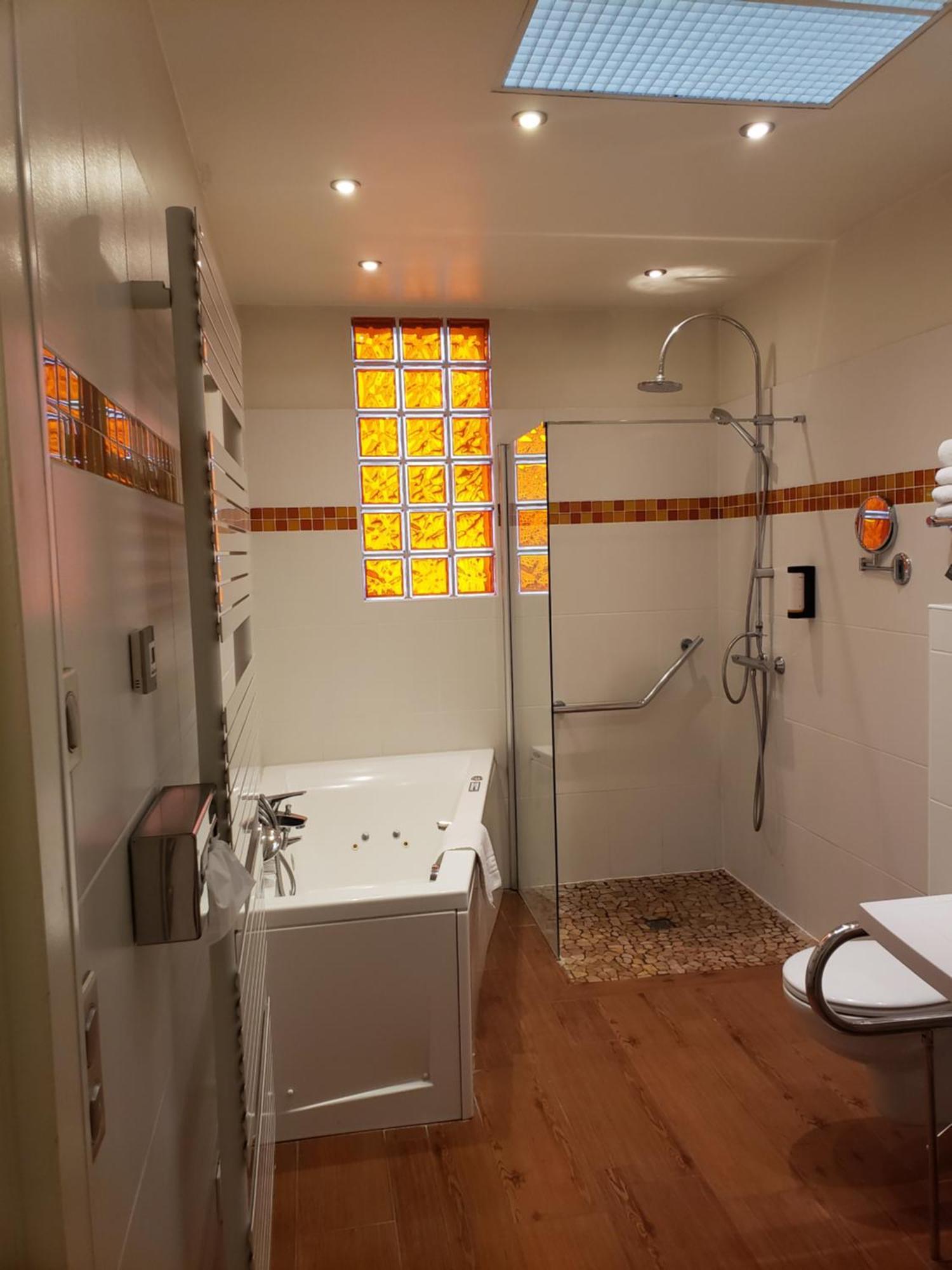 Kyriad Hotel Tours Centre מראה חיצוני תמונה