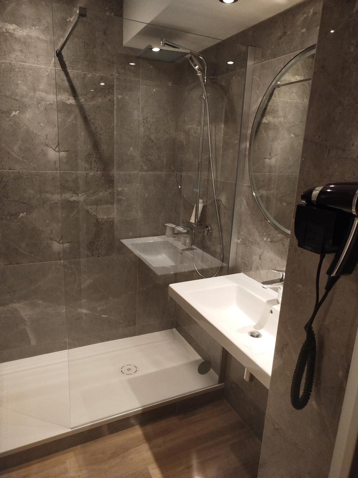 Kyriad Hotel Tours Centre מראה חיצוני תמונה